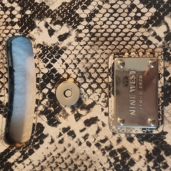 Clutch/Handbag - Picture 8 of 10